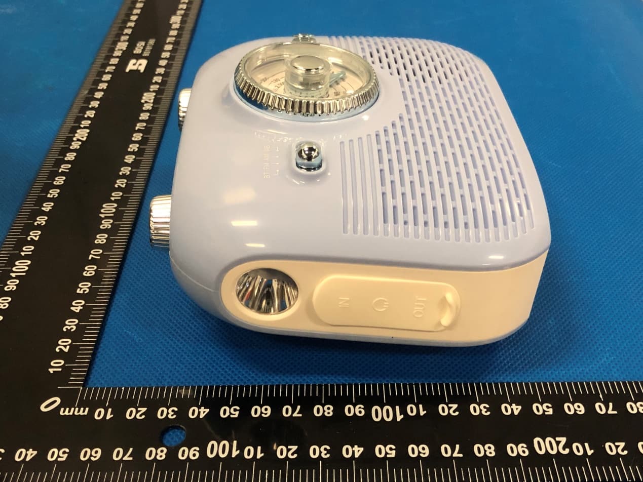 MULTI-FUNCTIONAL DYNAMO RADIO - FCC ID 2BAWH-XLN-020 - SHENZHEN XINLINGNAN ELECTRONIC TECHNOLOGY CO., LTD. (2)