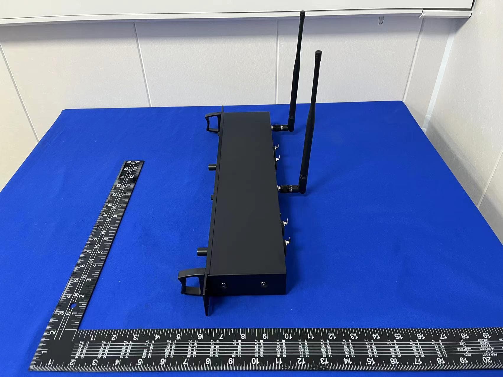 Wireless in Ear Monitor System - FCC ID 2BAX7-B0BWF4VZB1 - EnpingshiYaoshengdianzishangwuyouxiangongsi (5)