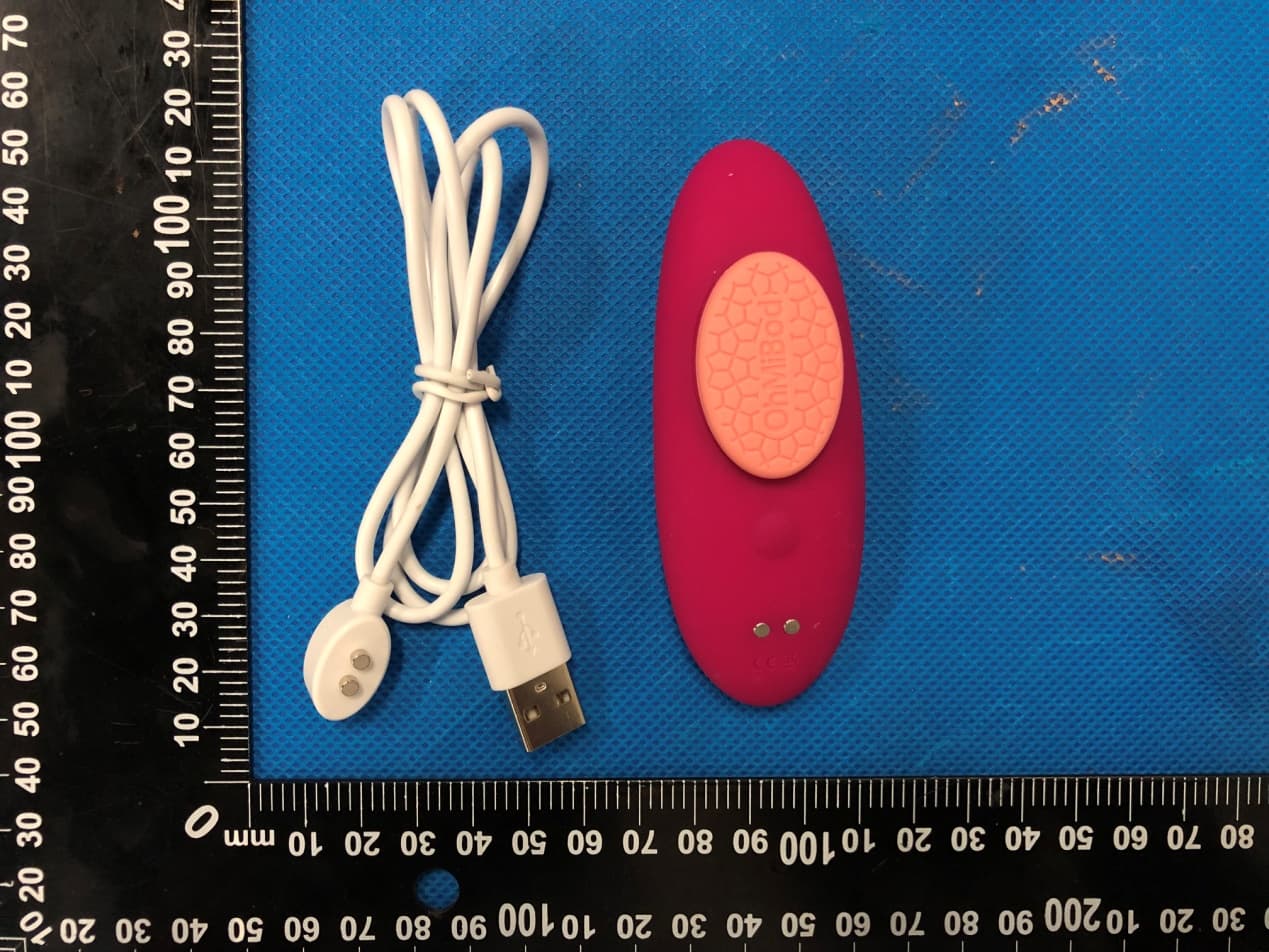 Foxy & Chill - FCC ID 2BAY4OMBFX01 - Suki, LLC dba OhMiBod (2)