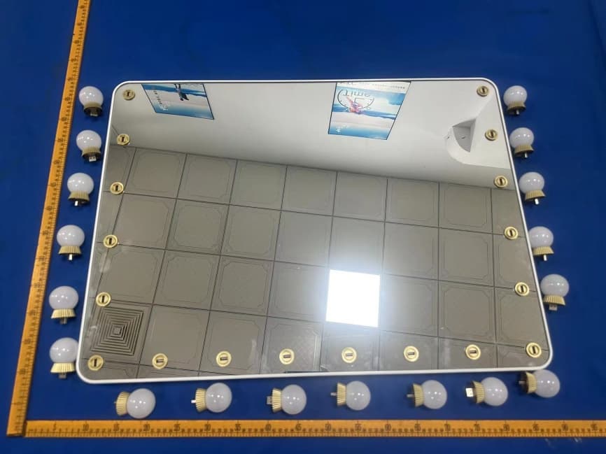 Hollywood Makeup Mirror - FCC ID 2BB2A-HZ-02A-8166 - Guangzhou Zhuo Rui Smart Home Technology Co., LTD (2)
