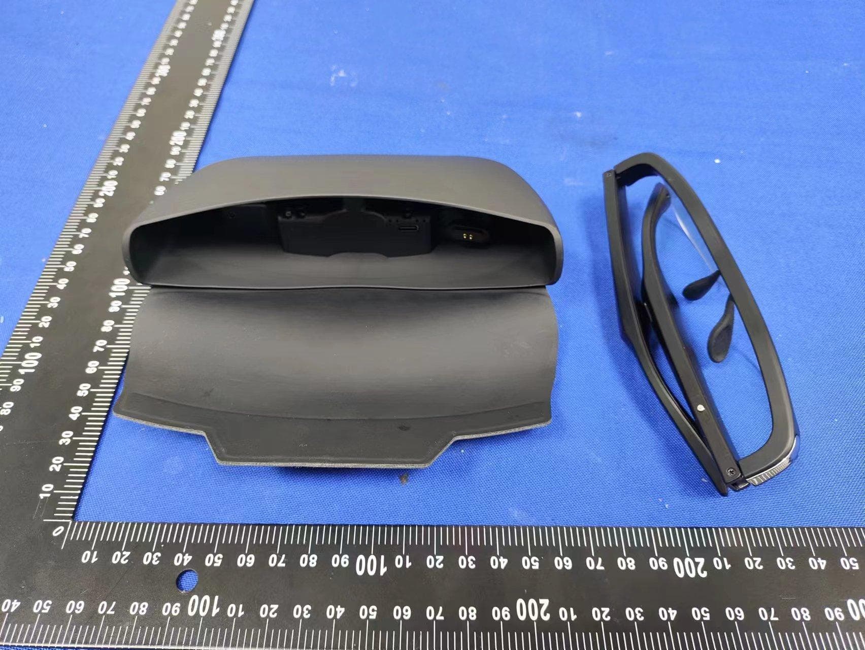 Smart glasses - FCC ID 2BB7C-J1 - Shenzhen United online Technology Co.,LTD (2)