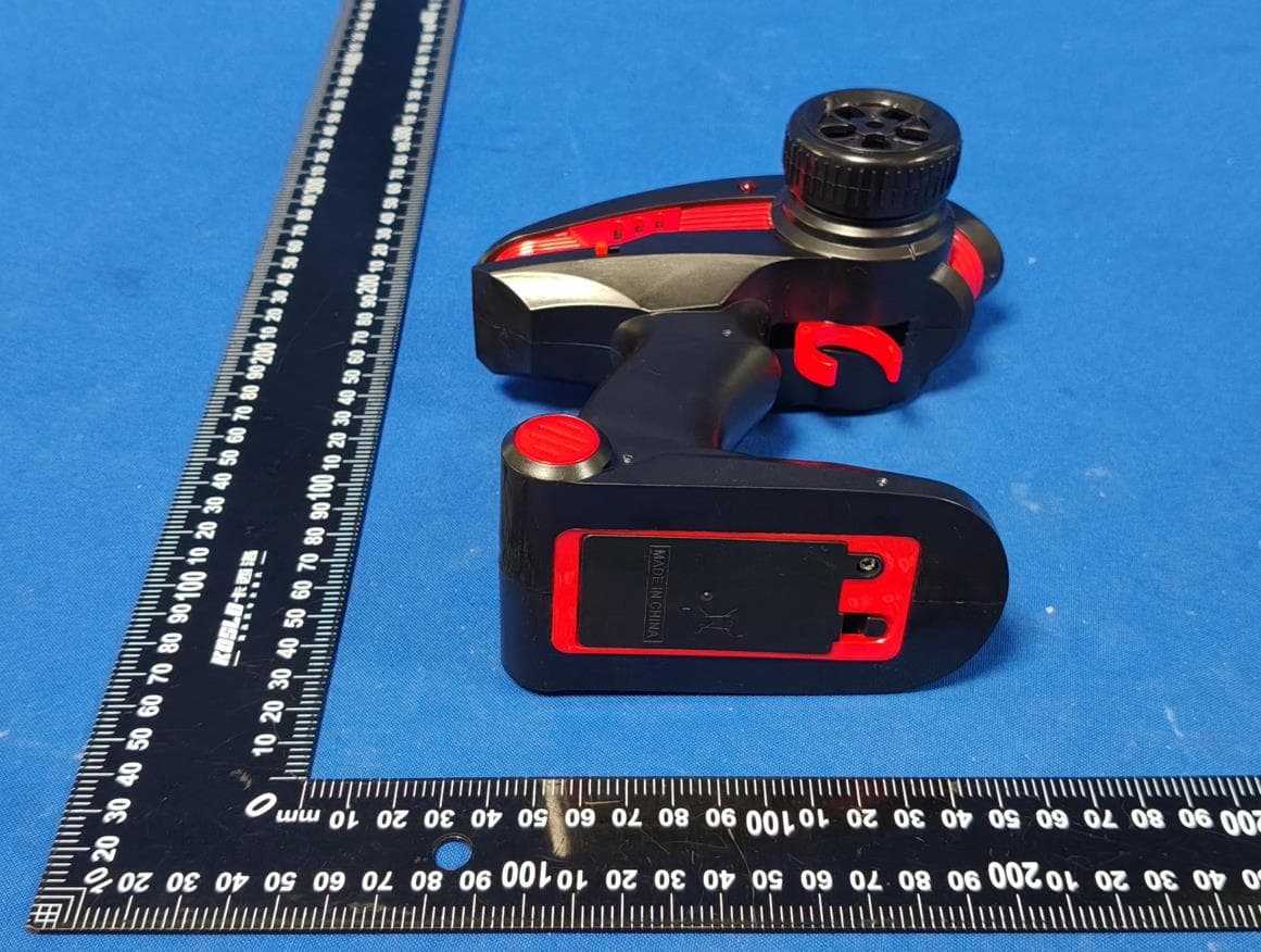Remote control car series - FCC ID 2BB7F-666-878 - CHUNYUANLONG TOYS FACTORY (4)