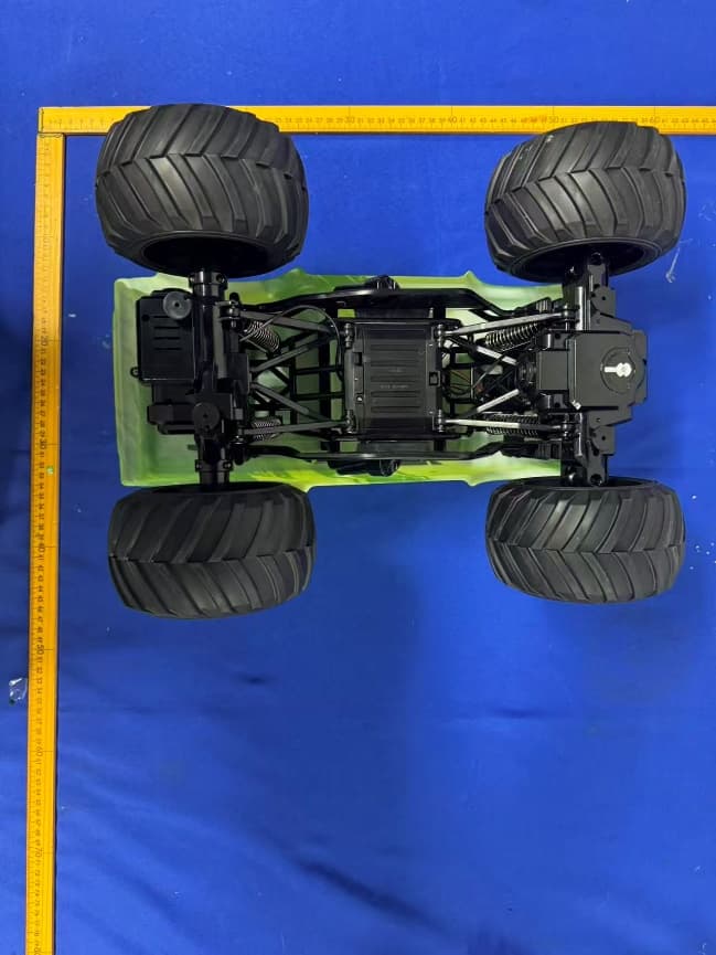 Remote control car - FCC ID 2BB7F-666-886FA - CHUNYUANLONG TOYS FACTORY (3)