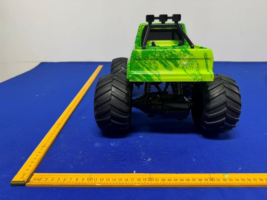 Remote control car - FCC ID 2BB7F-666-886FA - CHUNYUANLONG TOYS FACTORY (1)