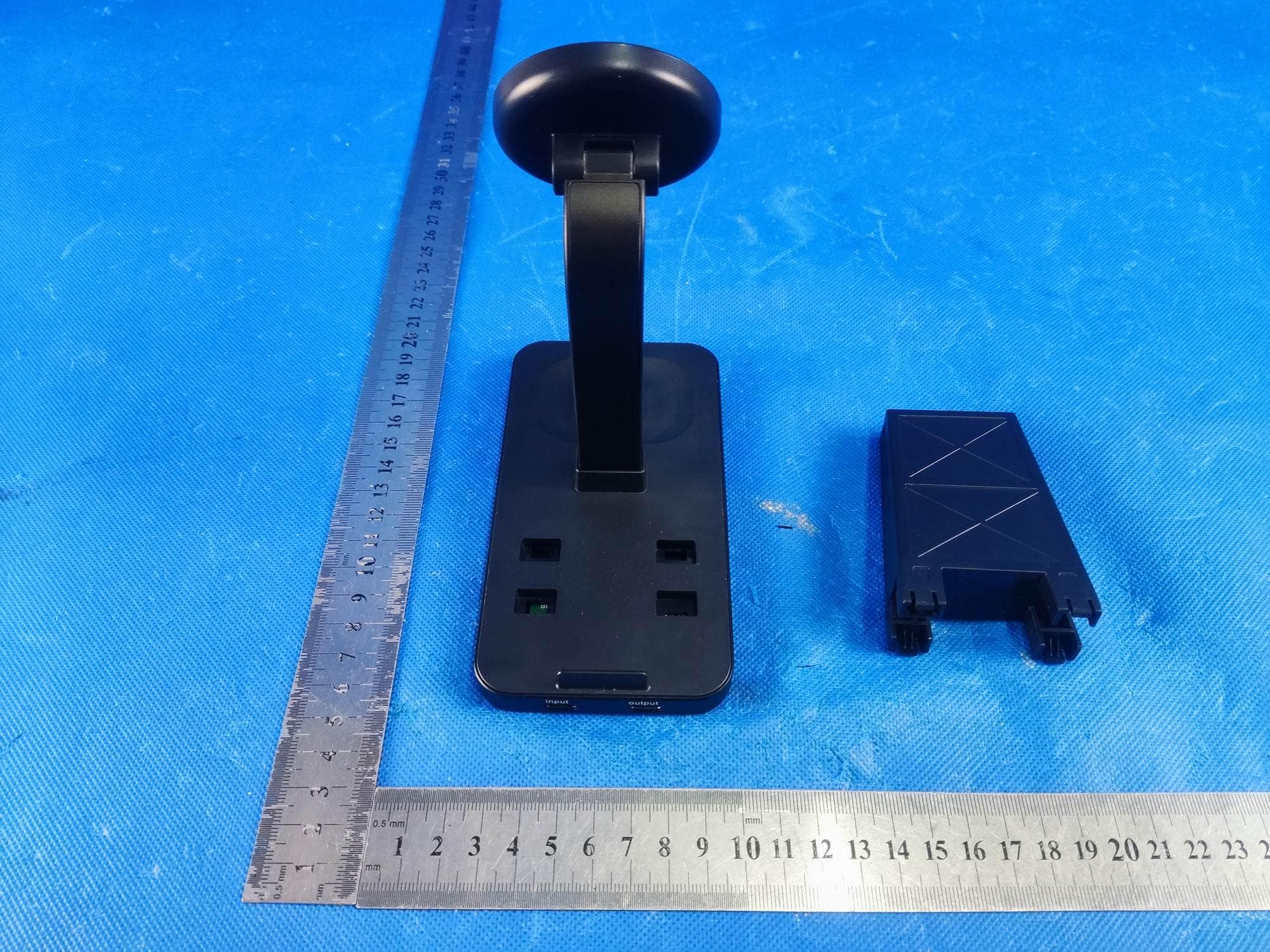 4 IN 1 FAST WIRELESS CHARGER - FCC ID 2BB8Q-Y15S - Shenzhen Yixing Electronic Technology Co., Ltd. (2)