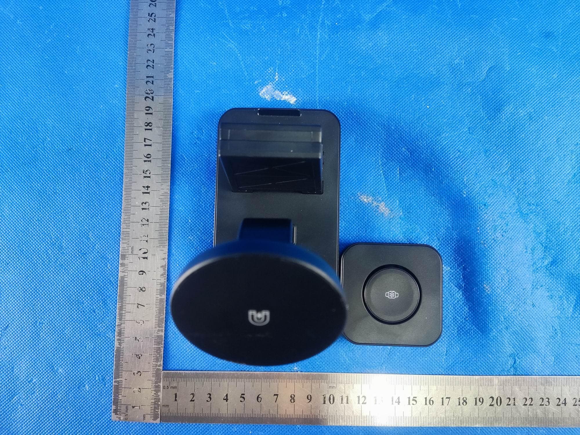 4 IN 1 FAST WIRELESS CHARGER - FCC ID 2BB8Q-Y15S - Shenzhen Yixing Electronic Technology Co., Ltd.