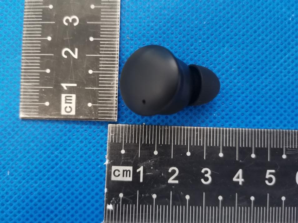 True Wireless Earbuds - FCC ID 2BBAS-GEMTONES - Speculative Product Design LLC (4)