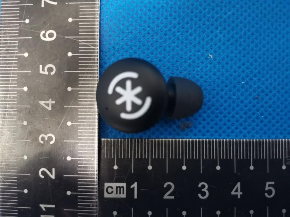 True Wireless Earbuds - FCC ID 2BBAS-GEMTONESPRO - Speculative Product Design LLC (4)