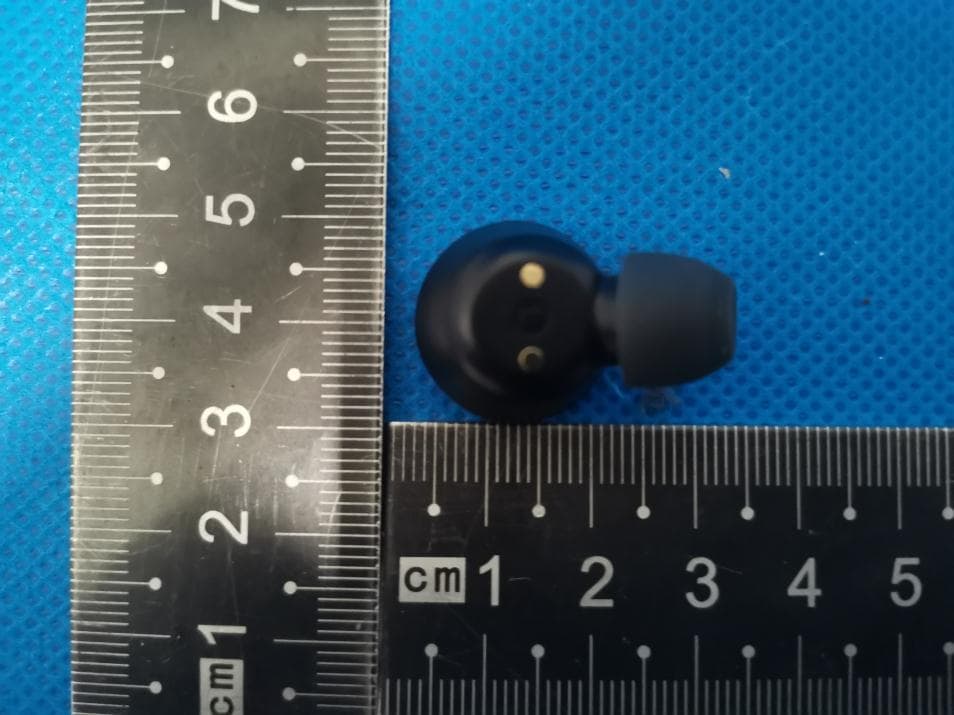 True Wireless Earbuds - FCC ID 2BBAS-GEMTONESPRO - Speculative Product Design LLC (3)