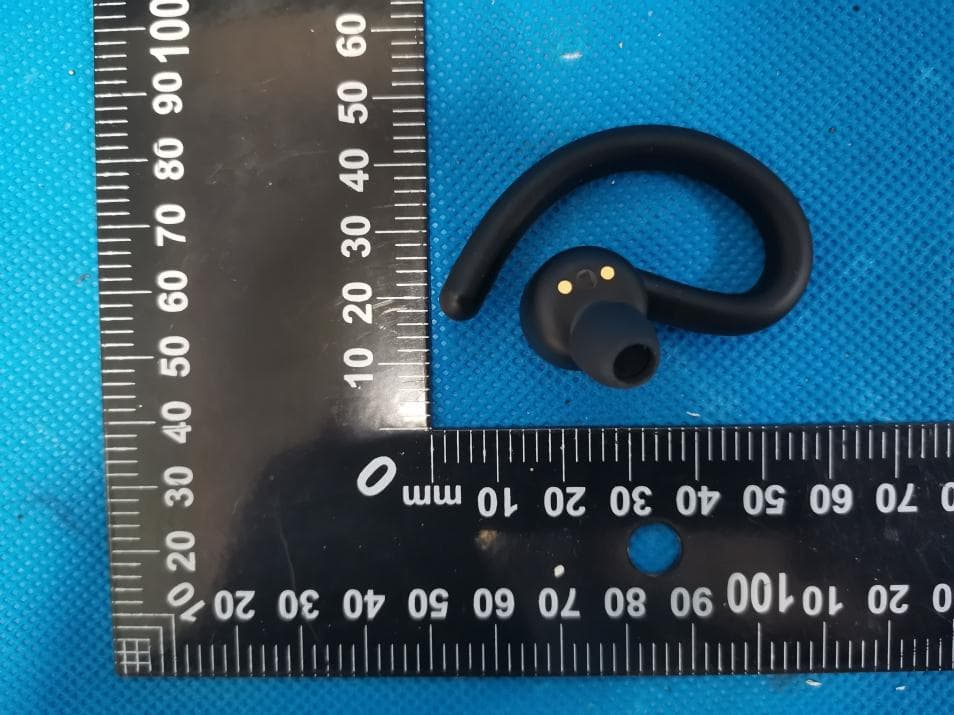 True Wireless Earbuds - FCC ID 2BBAS-GEMTONESSPORT - Speculative Product Design LLC (5)