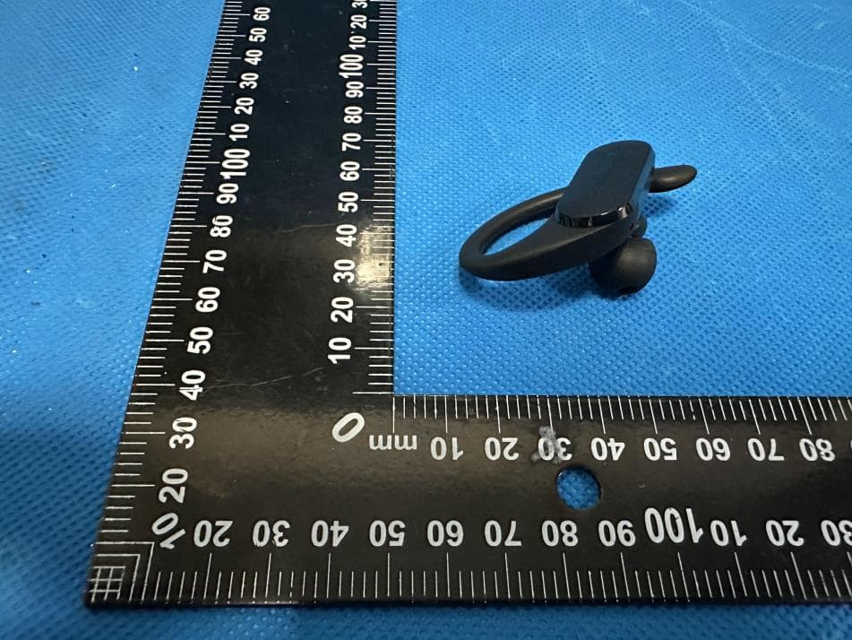 wireless earbuds - FCC ID 2BBBK-SPEED301 - Dongguan Aihu Electronics Technology Co., Ltd (3)