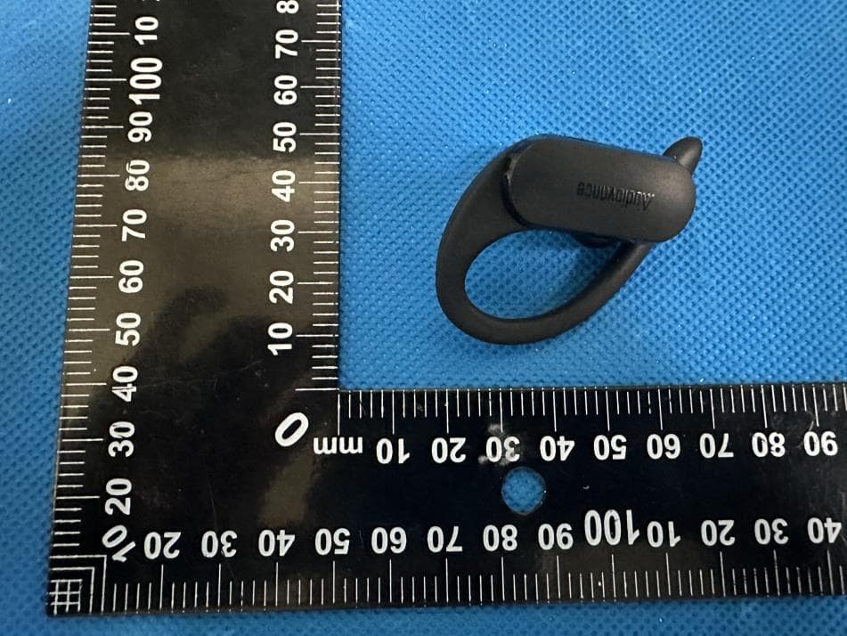 wireless earbuds - FCC ID 2BBBK-SPEED301 - Dongguan Aihu Electronics Technology Co., Ltd (4)