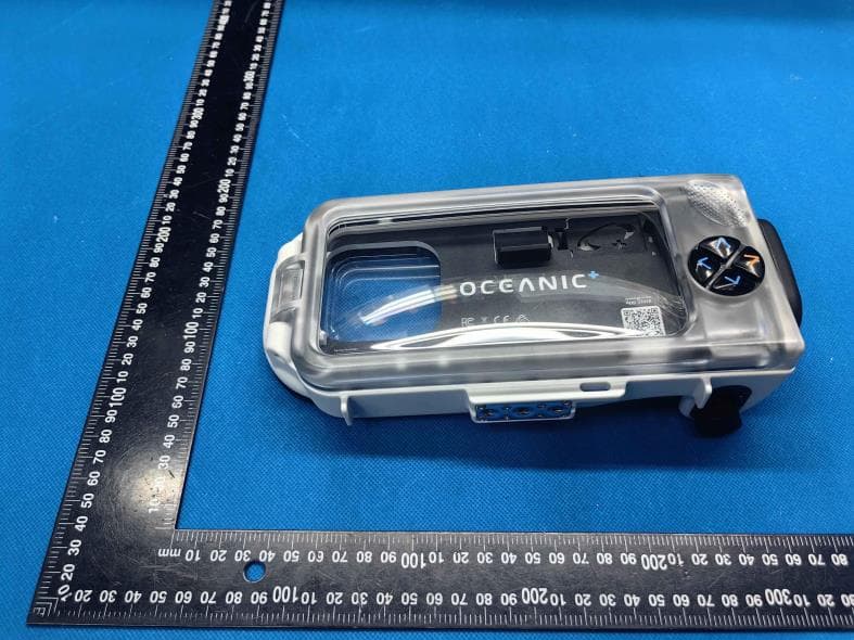 Oceanic Dive Housing - FCC ID 2BBD2-041900 - Huish Outdoors LLC. (2)