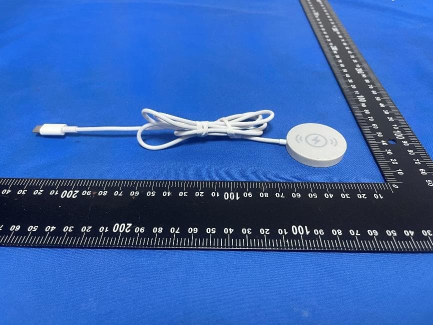 O.i Wireless Charger - FCC ID 2BBD2-04895306 - Huish Outdoors LLC. (3)