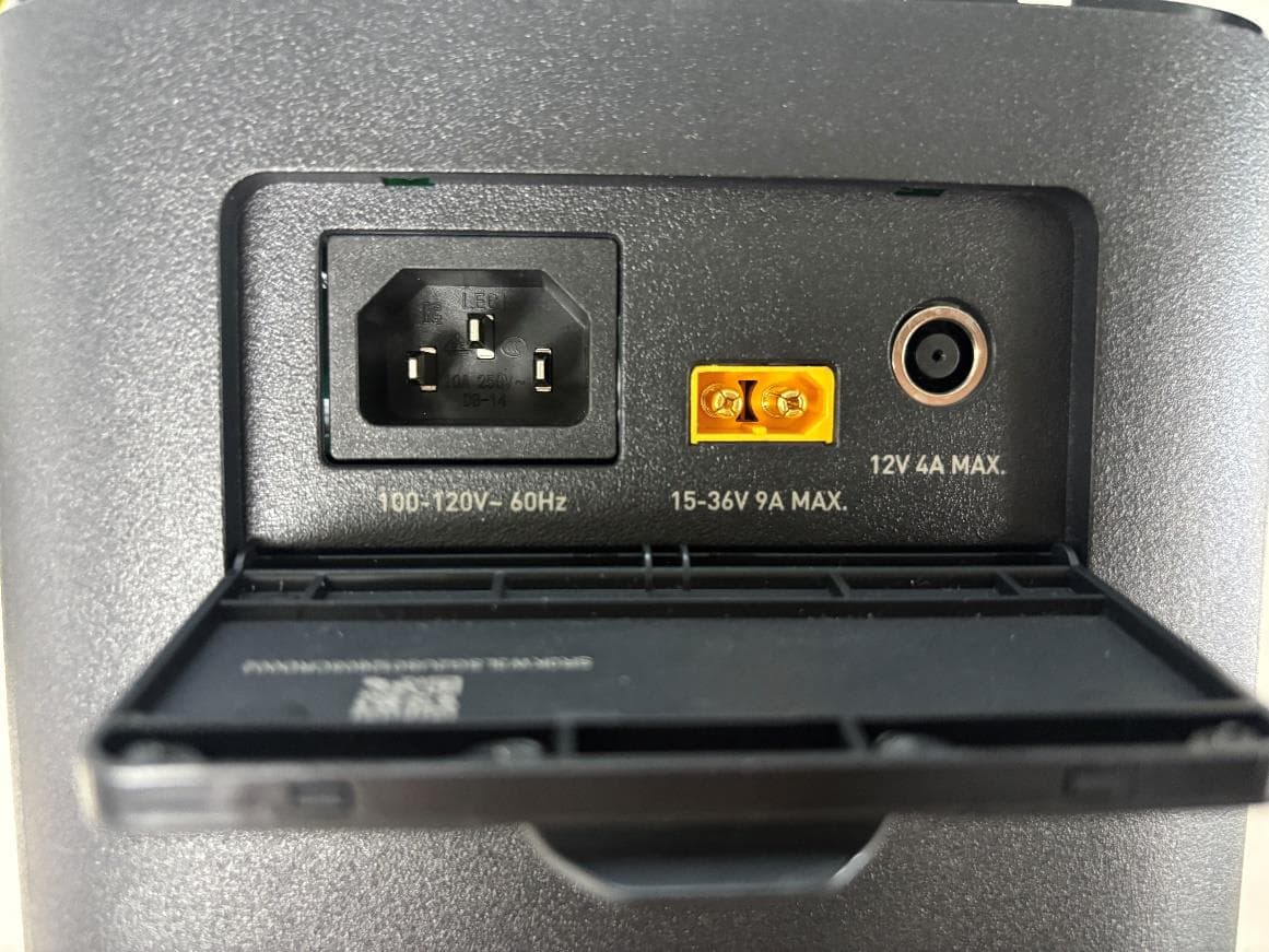 Portable Power Station - FCC ID 2BBDT-SR0KW3LSG3 - CE LINK LIMITED