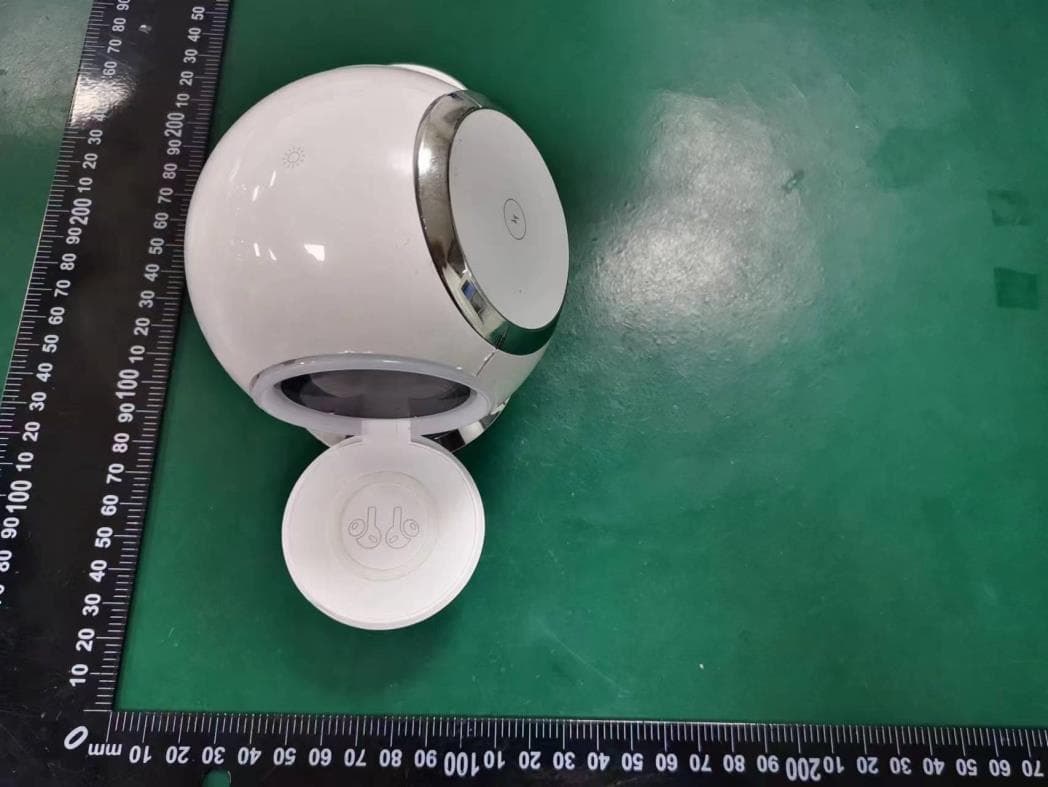 3 in 1 Magnetic Wireless Charger - FCC ID 2BBEH-W368 - Jiangxi Kingtron Technology Co., Ltd. (4)