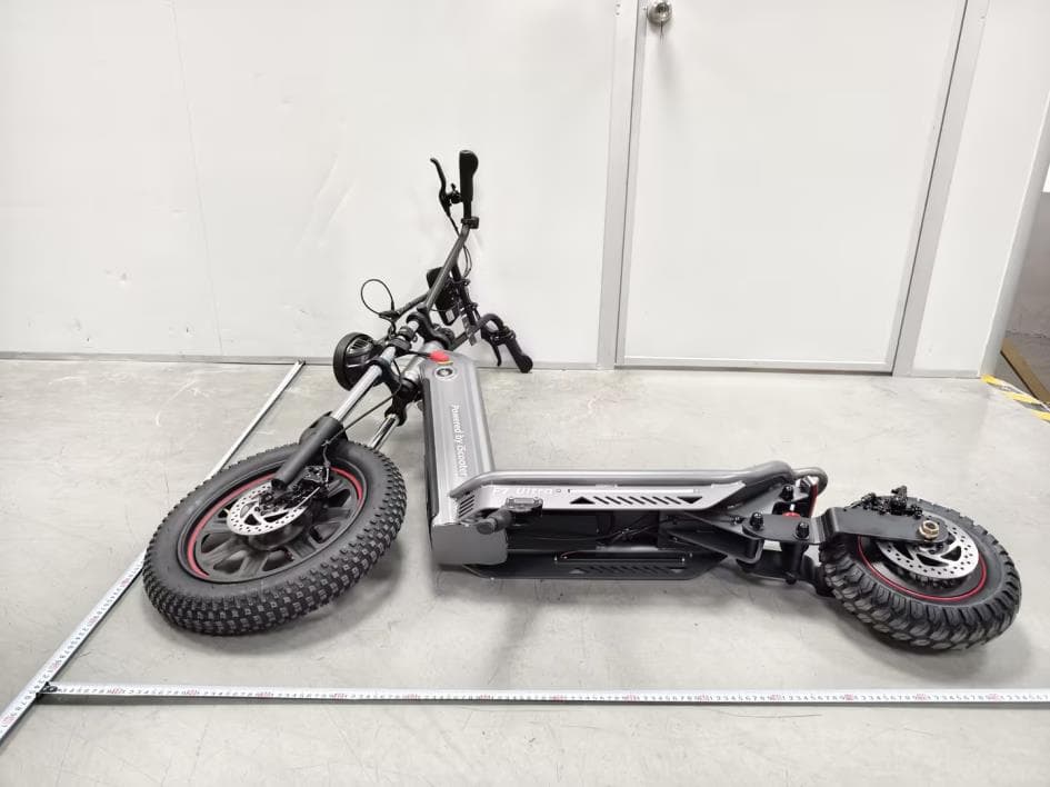 Electric Scooter - FCC ID 2BBGK-F7ULTRAL - Shenzhen Xincheng Times Technology Co.,Ltd