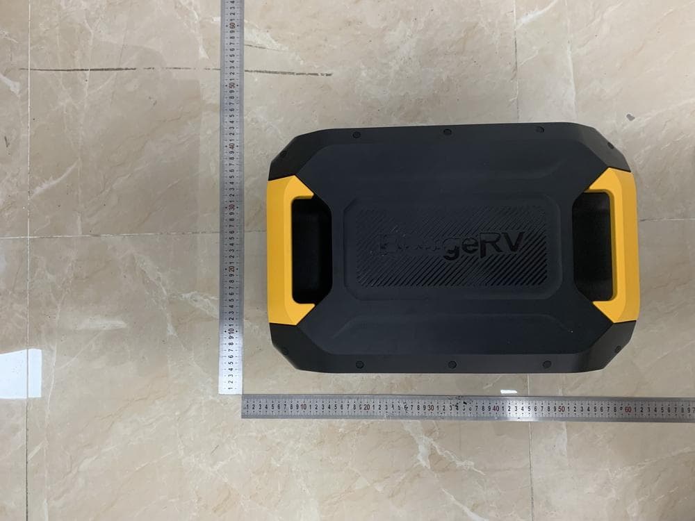 portable power station - FCC ID 2BBH5-SYZ-R2000 - Guangzhou Boju Information Technology Co.,Ltd (4)