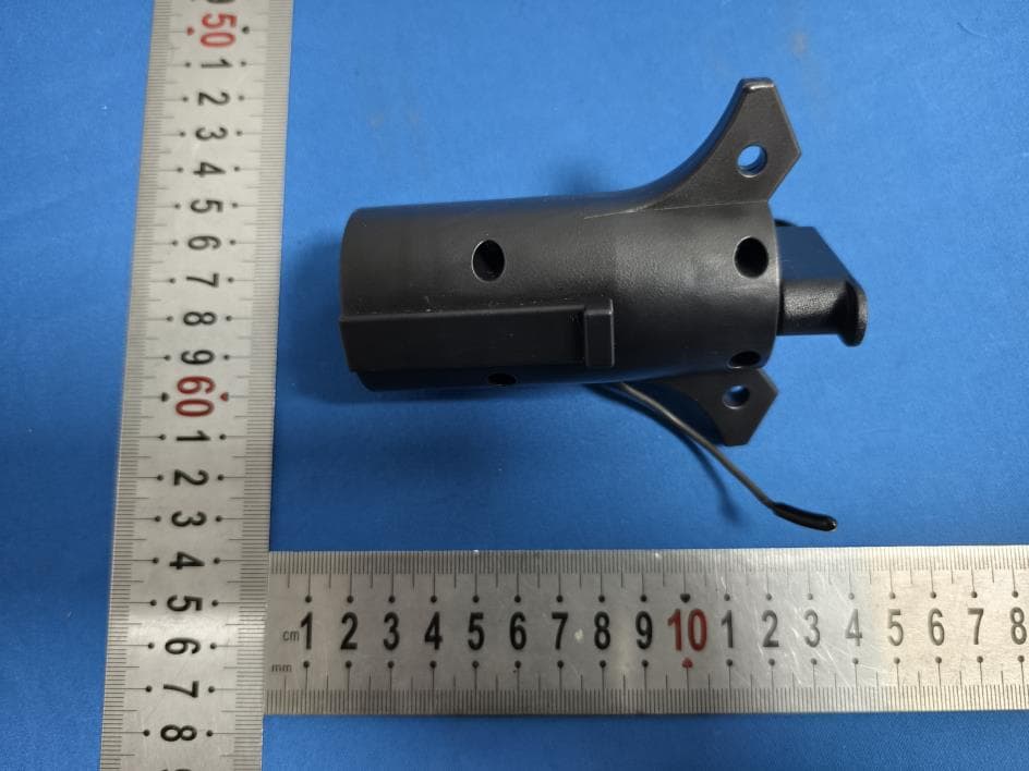 LED Wireless Remote Tail Light - FCC ID 2BBH6-KW8082 - Ningbo KLT-LITE lamps technology Co.,Ltd. (4)