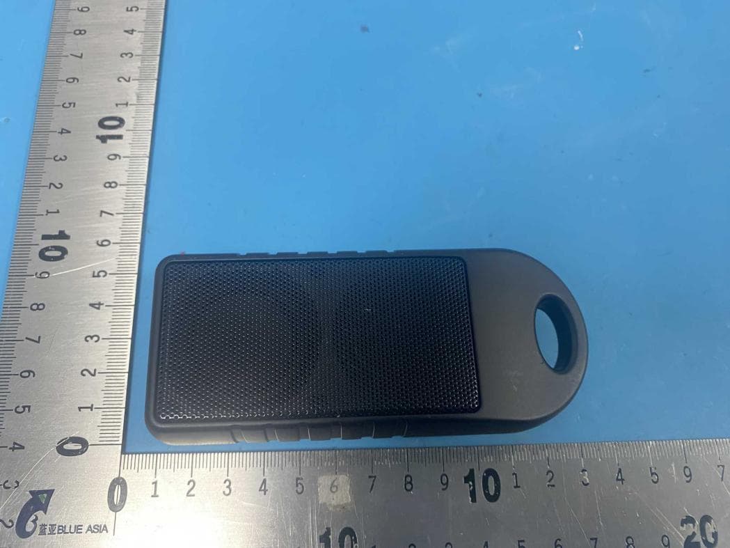 Outdoor Carabiner Bluetooth Speaker - FCC ID 2BBM5-SP2315A - Huizhou CCA Industrial Co.,LTD (2)