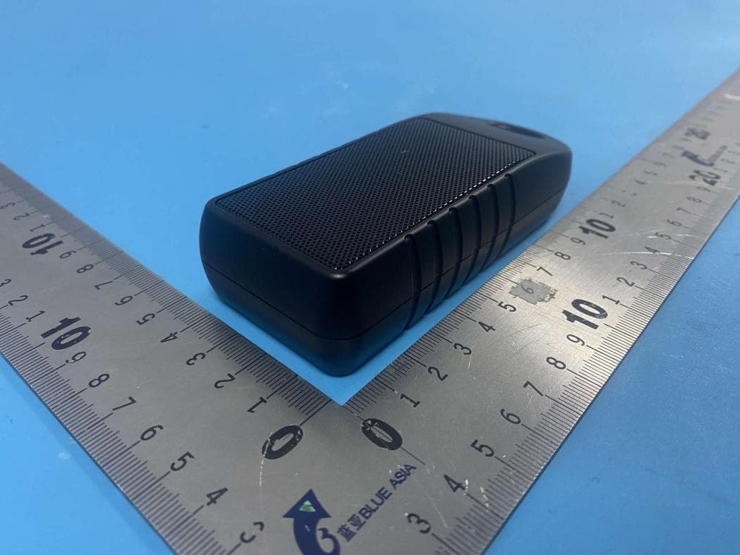 Outdoor Carabiner Bluetooth Speaker - FCC ID 2BBM5-SP2315A - Huizhou CCA Industrial Co.,LTD (4)