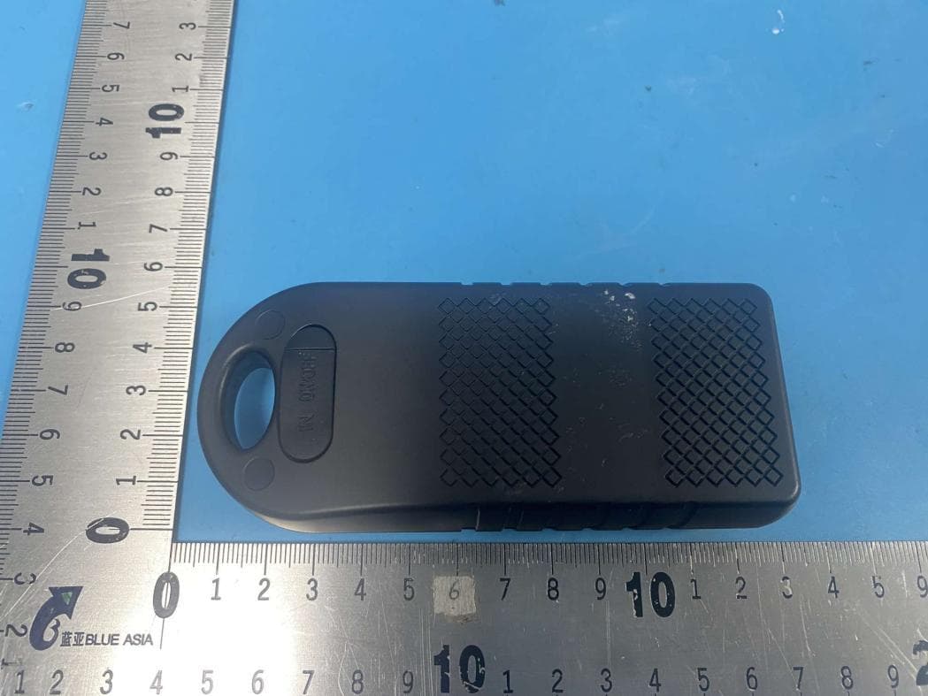 Outdoor Carabiner Bluetooth Speaker - FCC ID 2BBM5-SP2315A - Huizhou CCA Industrial Co.,LTD (3)
