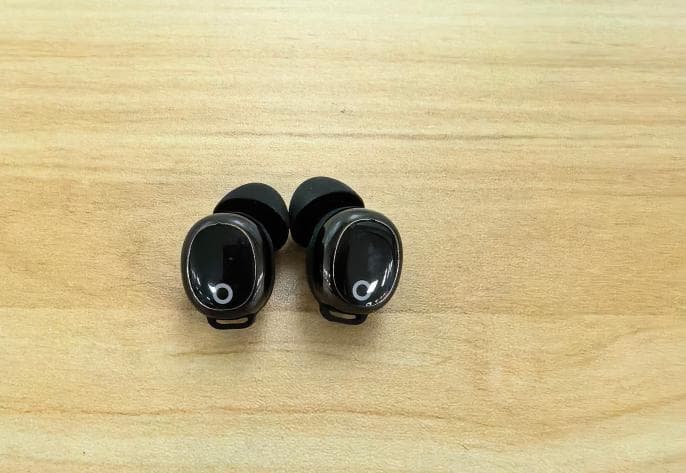 wireless headphones - FCC ID 2BBNW-JM28 - ShenZhen XinTu Century Technology Co., Ltd.