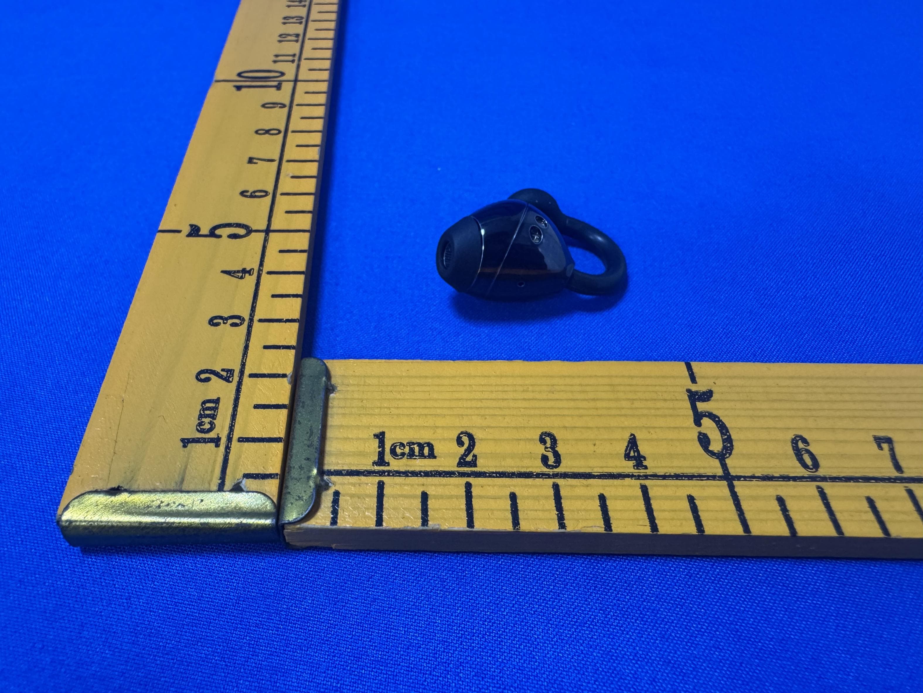 Wireless smart headphones - FCC ID 2BBNW-JM47 - ShenZhen XinTu Century Technology Co., Ltd. (4)