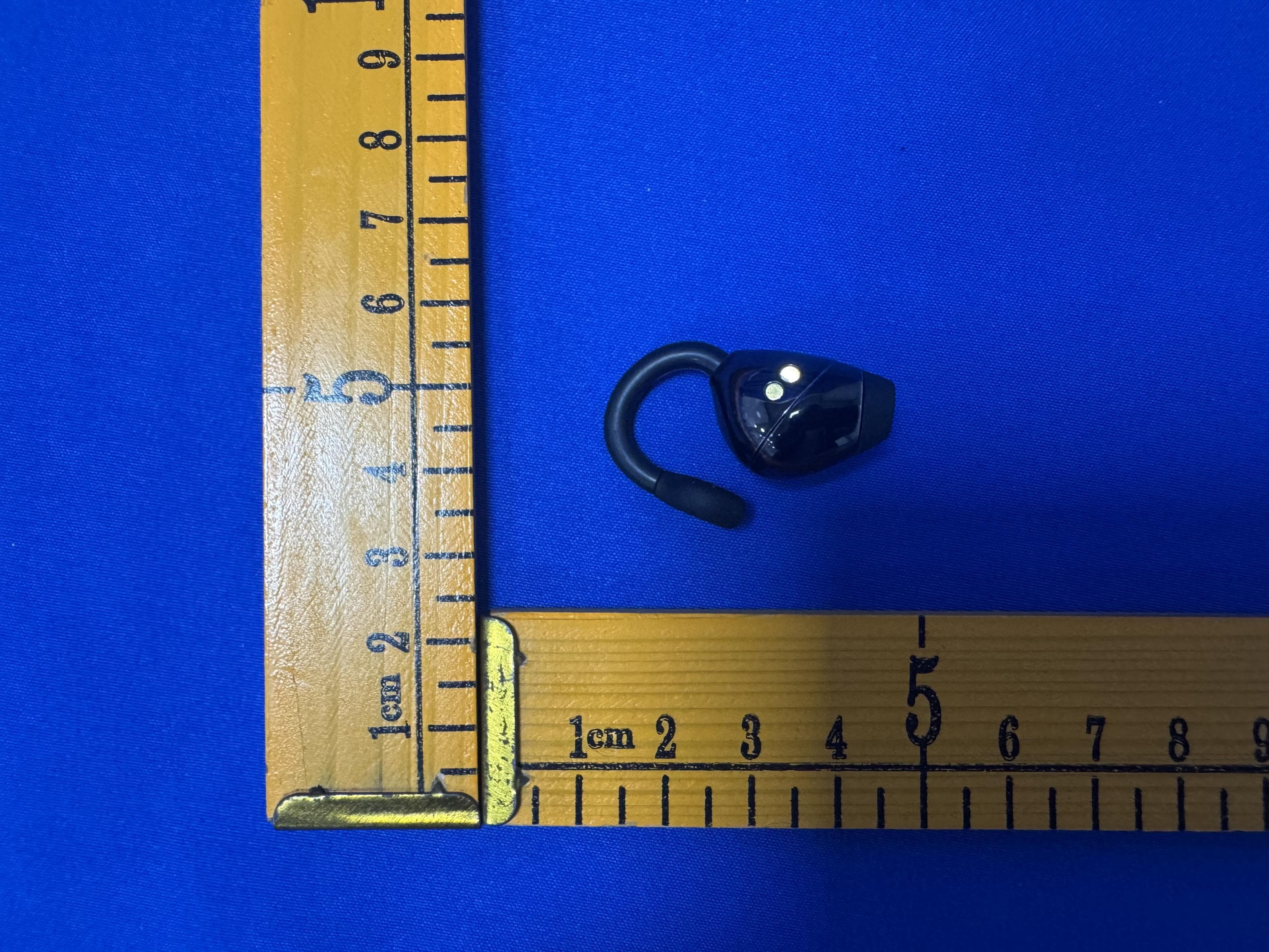 Wireless smart headphones - FCC ID 2BBNW-JM47 - ShenZhen XinTu Century Technology Co., Ltd. (2)
