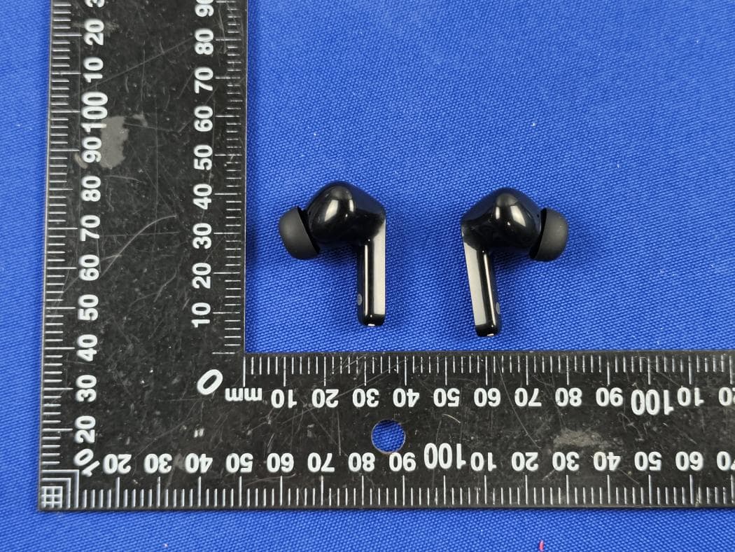 Wireless Earphones - FCC ID 2BBOA-T18 - Daximen (Shenzhen) Technology Co., Ltd. (2)