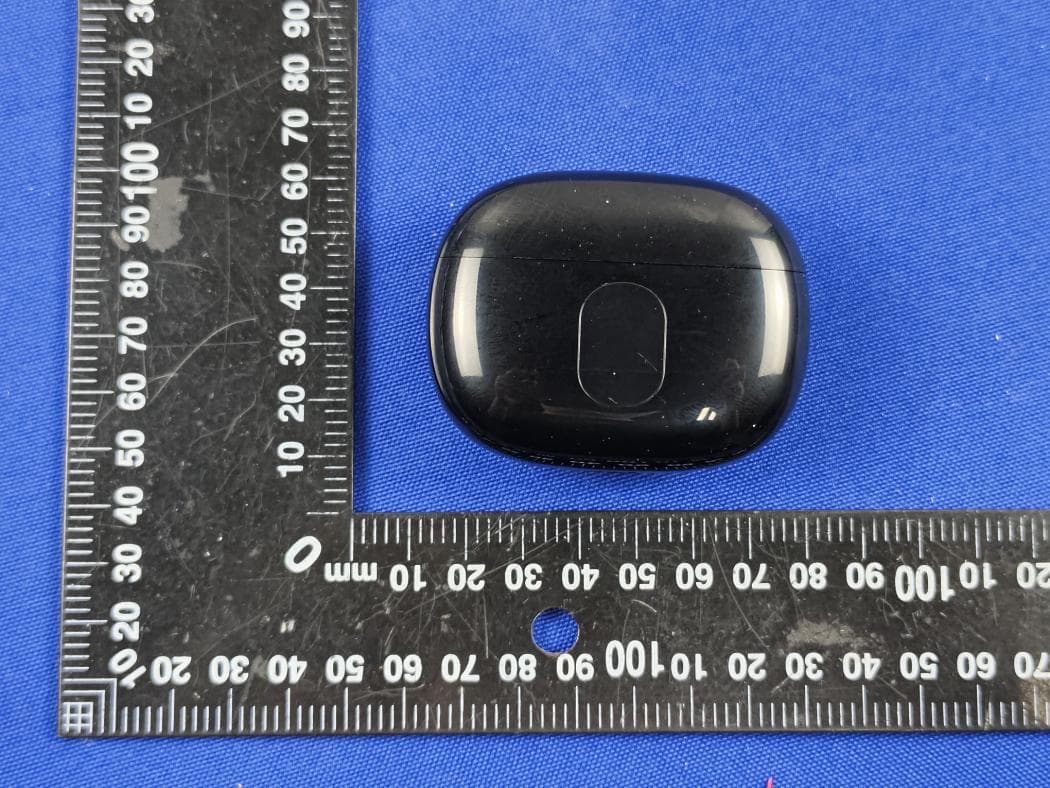 Wireless Earphones - FCC ID 2BBOA-T18 - Daximen (Shenzhen) Technology Co., Ltd. (5)