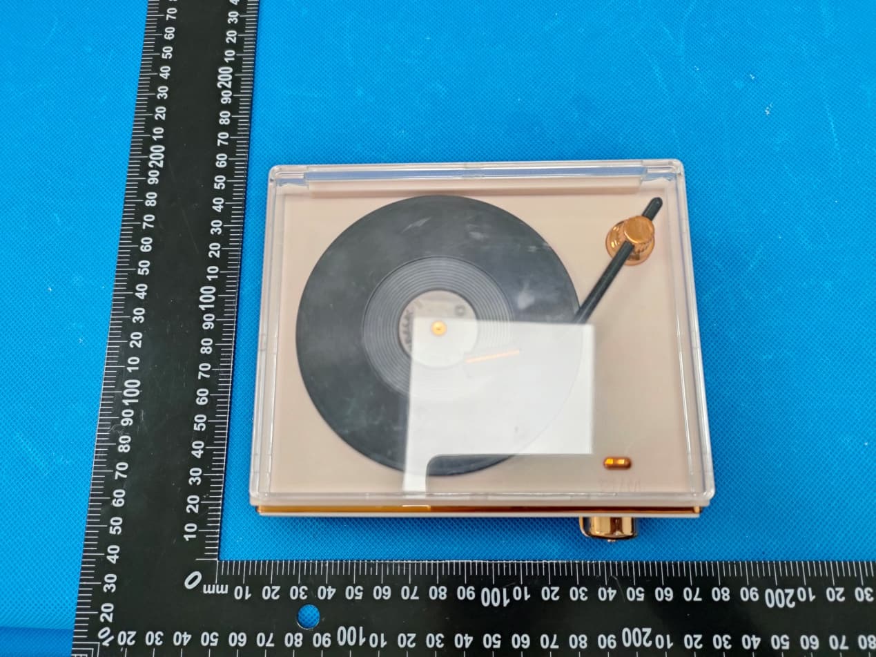 THROWBACK ALARM CLOCK RADIO AND WIRELESS SPEAKER - FCC ID 2BBPLTBACAS - TRUSTSTONE GROUP, LLC (4)