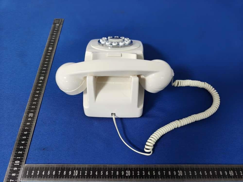 RETRO WIRELESS PHONE/SPEAKER - FCC ID 2BBPLTBRTVNTPN - TRUSTSTONE GROUP, LLC (3)