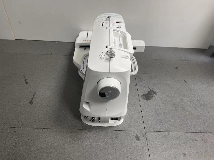 Sewing Machine for household use - FCC ID 2BBQS-GC596910 - VSM Group AB (3)