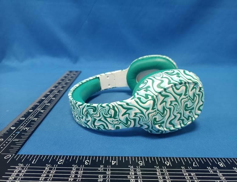 HEADPHONE - FCC ID 2BBQT-INHP1447 - MCG Innovations Inc