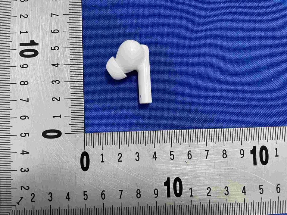 TWS Headphones - FCC ID 2BBUX-TG30B - Betron Limited (3)