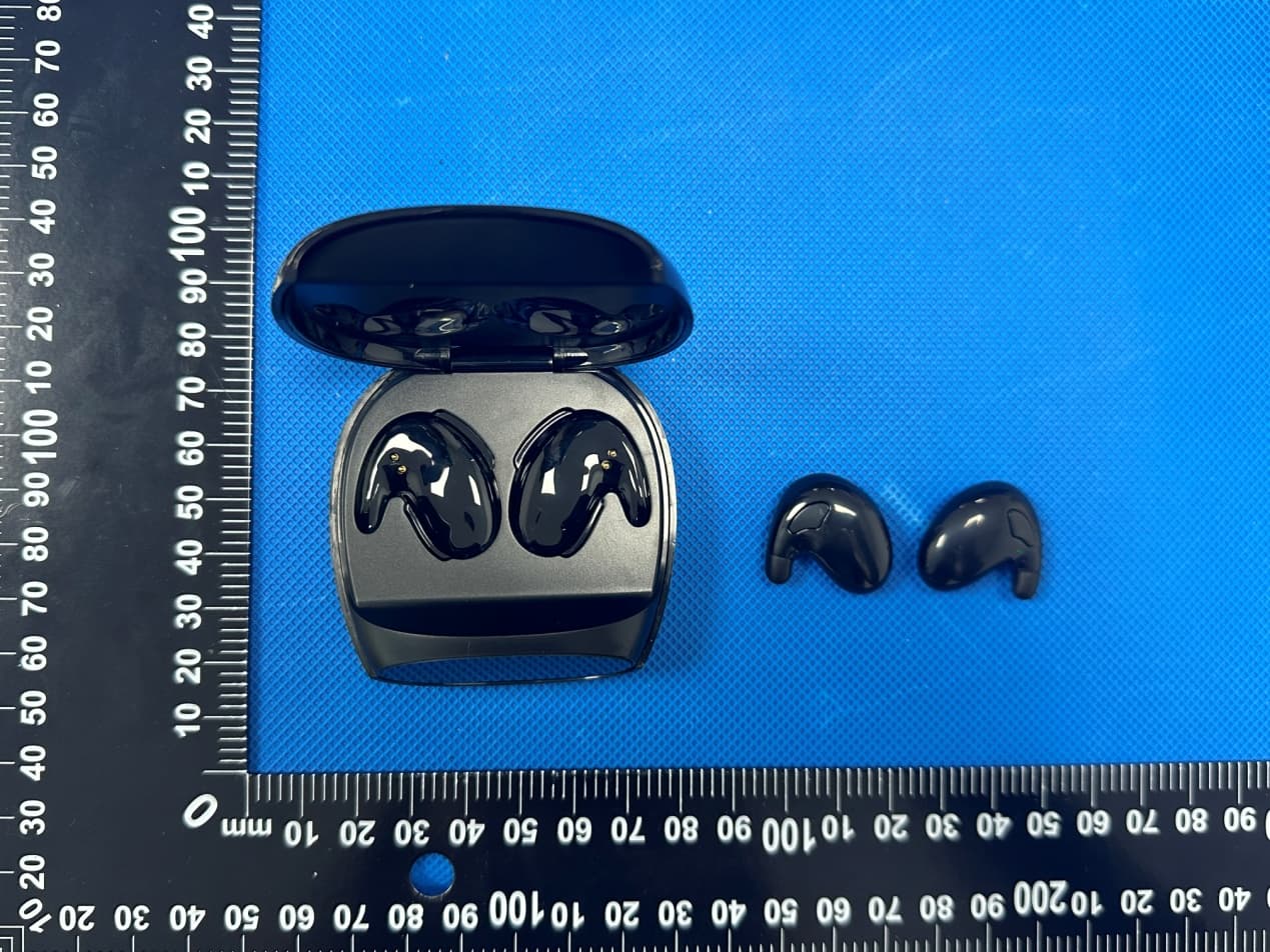 Bluetooth headset - FCC ID 2BBWH-MD528 - Shenzhen SHUKE Technology Trading Co.,Ltd (2)