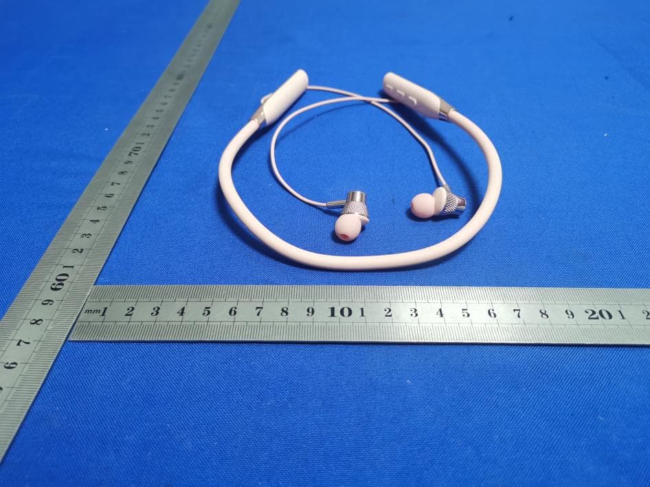 Bluetooth headset - FCC ID 2BBXP-M28 - Dongguan Gen.M Intelligent Technology Co., Ltd (4)