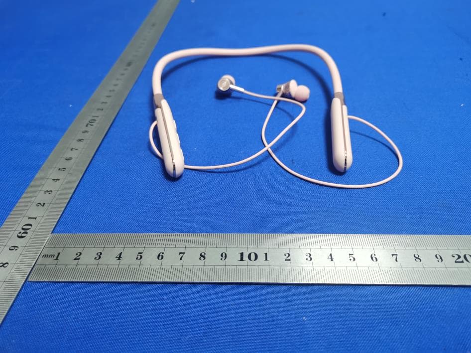 Bluetooth headset - FCC ID 2BBXP-M28 - Dongguan Gen.M Intelligent Technology Co., Ltd (5)