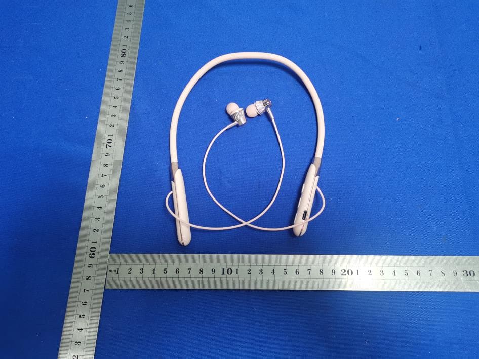 Bluetooth headset - FCC ID 2BBXP-M28 - Dongguan Gen.M Intelligent Technology Co., Ltd (2)