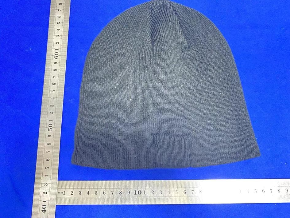 Bluetooth Wireless Headset Hat and Gloves Set - FCC ID 2BBYB-C1215 - Shenzhen Yiqi Network Technology Co., Ltd. (2)