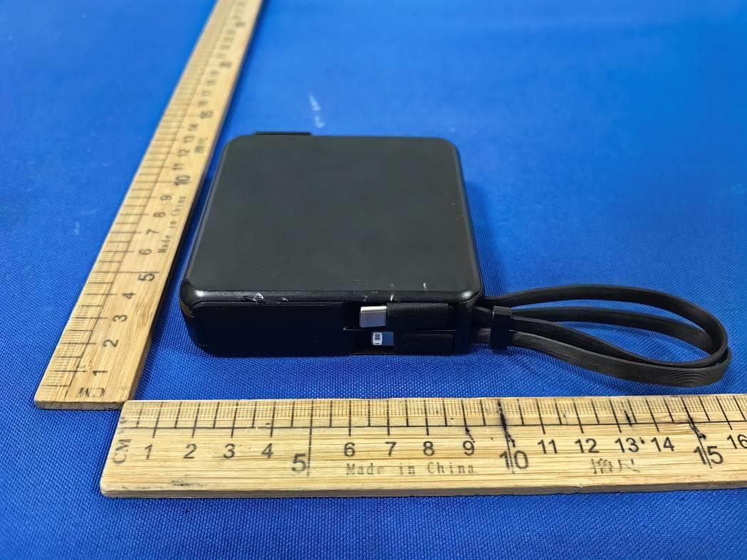 All-in-one power bank - FCC ID 2BBYY-TW1012 - Shenzhen Tuwei Technology Co.,LTD. (4)