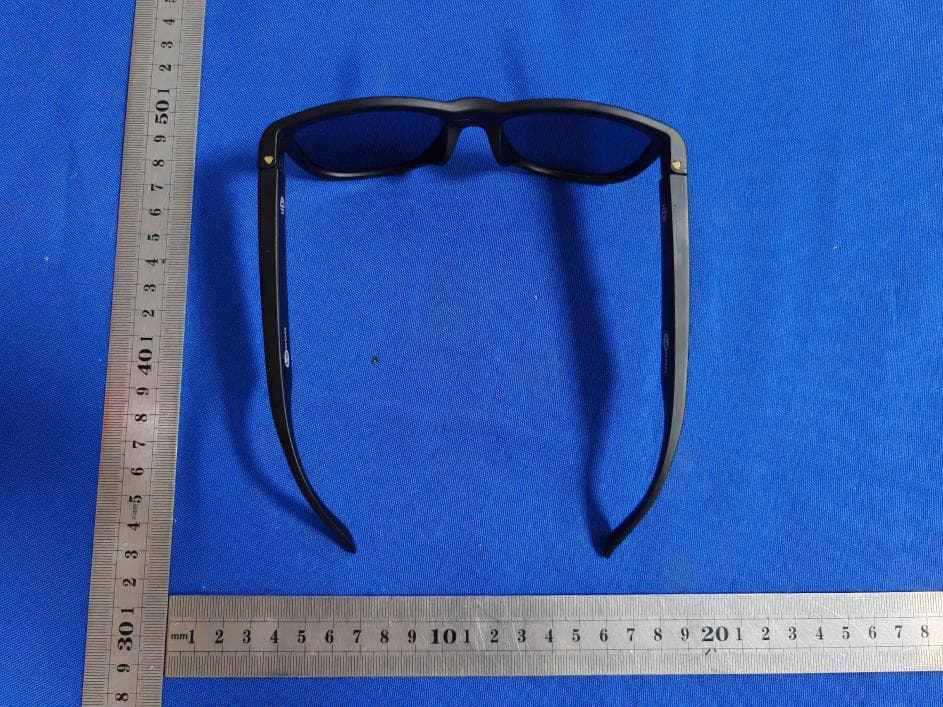Smart sunglasses - FCC ID 2BBZMLECOO-C8 - Shenzhen Yuan Xin Chuang Zhan Supply Chain Co.,Ltd (2)