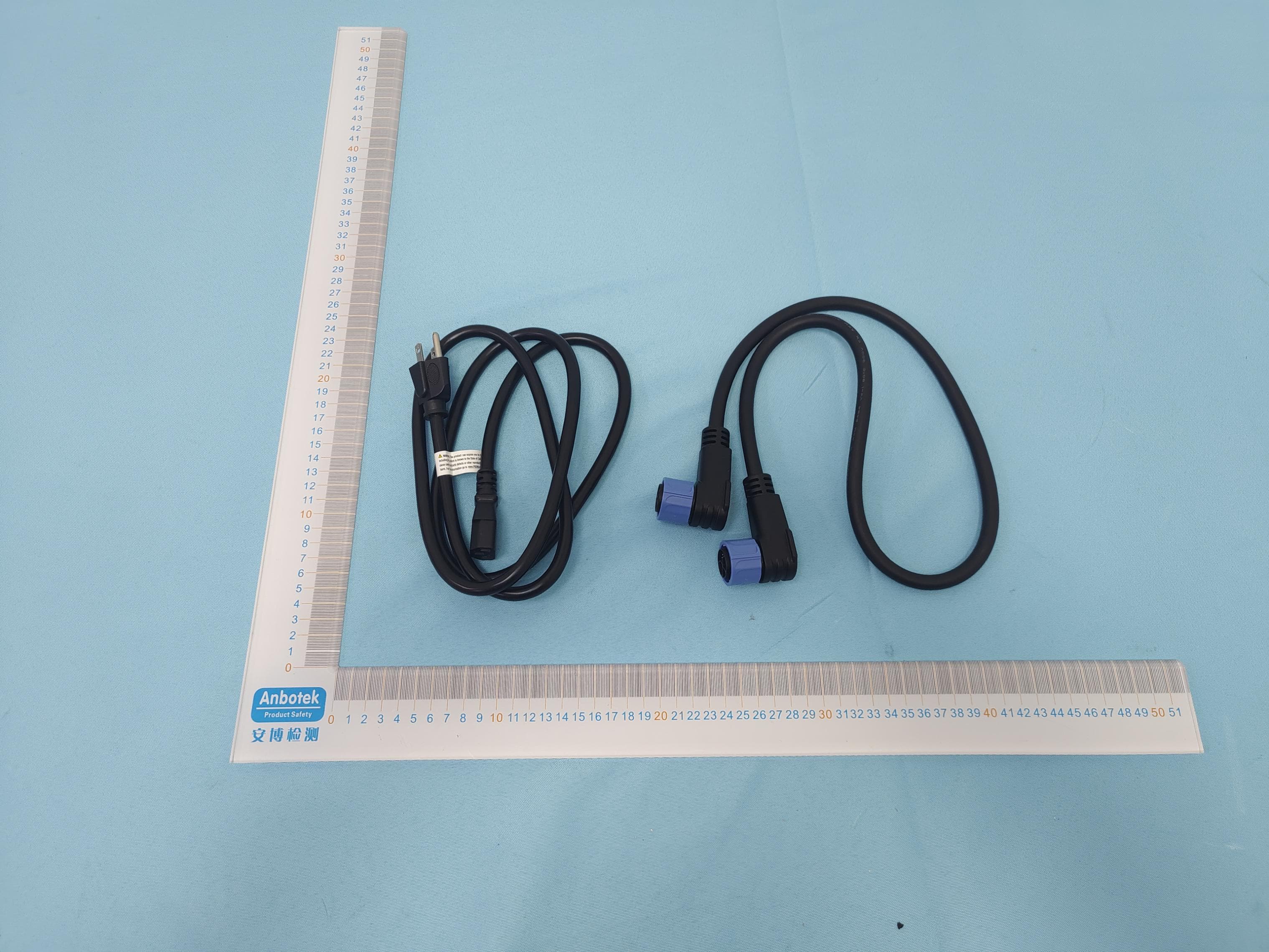 PORTABLE POWER STATION - FCC ID 2BC23H2500MV1000 - Wattbricks Products Inc