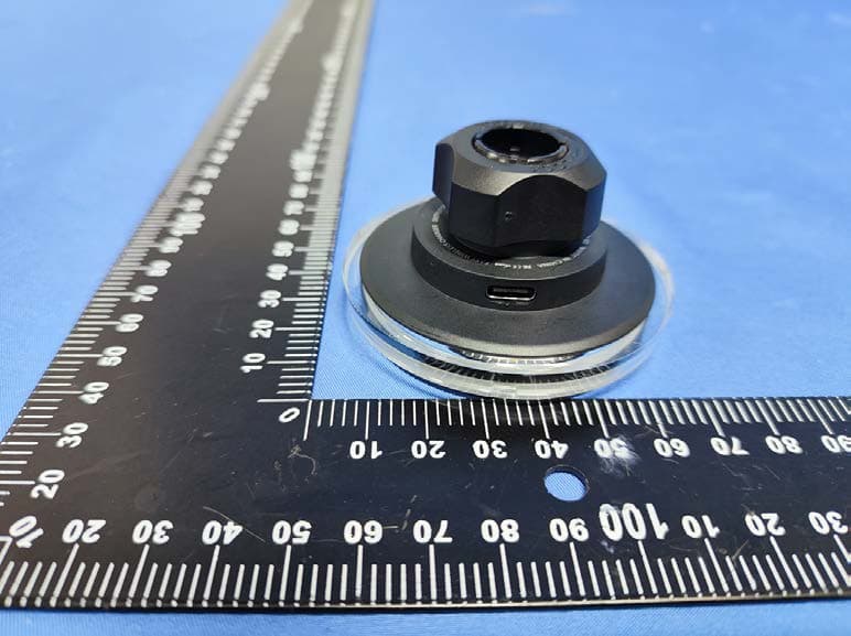 wireless charging car phone holder - FCC ID 2BC2X-A3 - Shenzhen Yiqizhao Technology Co.,Ltd (4)
