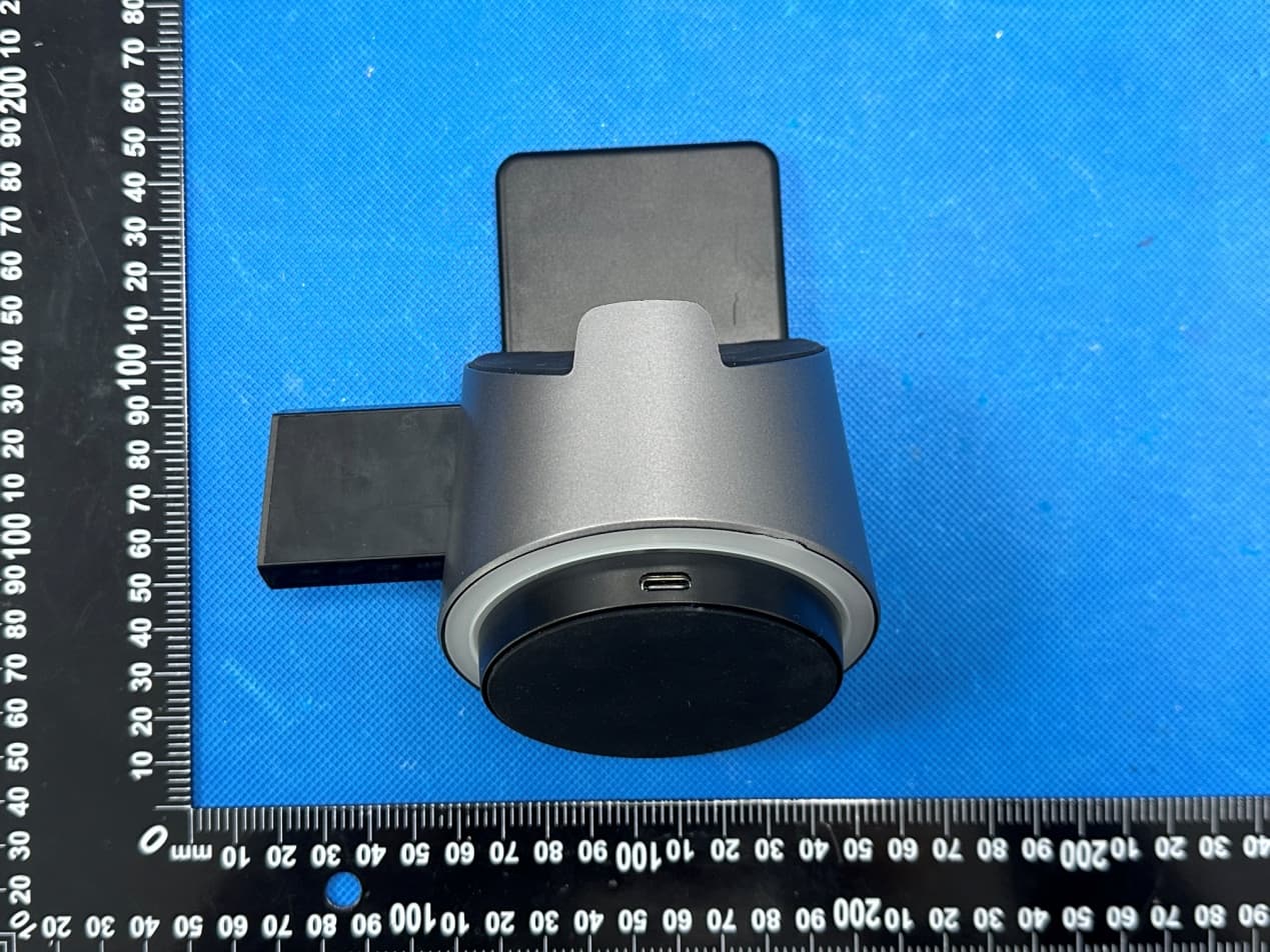 3 in 1 wireless charger - FCC ID 2BC2X-N1 - Shenzhen Yiqizhao Technology Co.,Ltd (5)