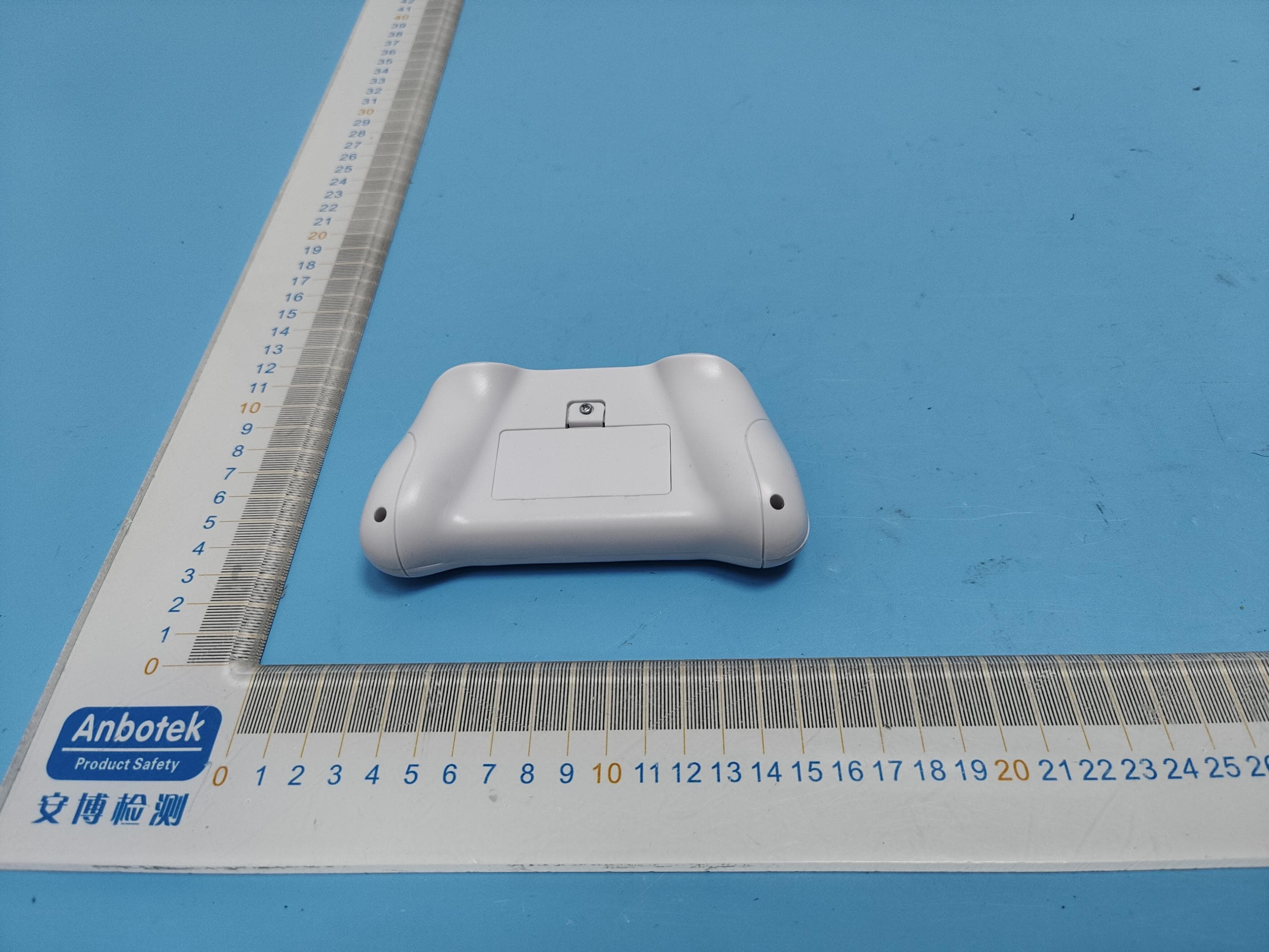 Childrens car remote control - FCC ID 2BC5F-HH-621Y - Henan Honghui Electronic Technology Co., Ltd