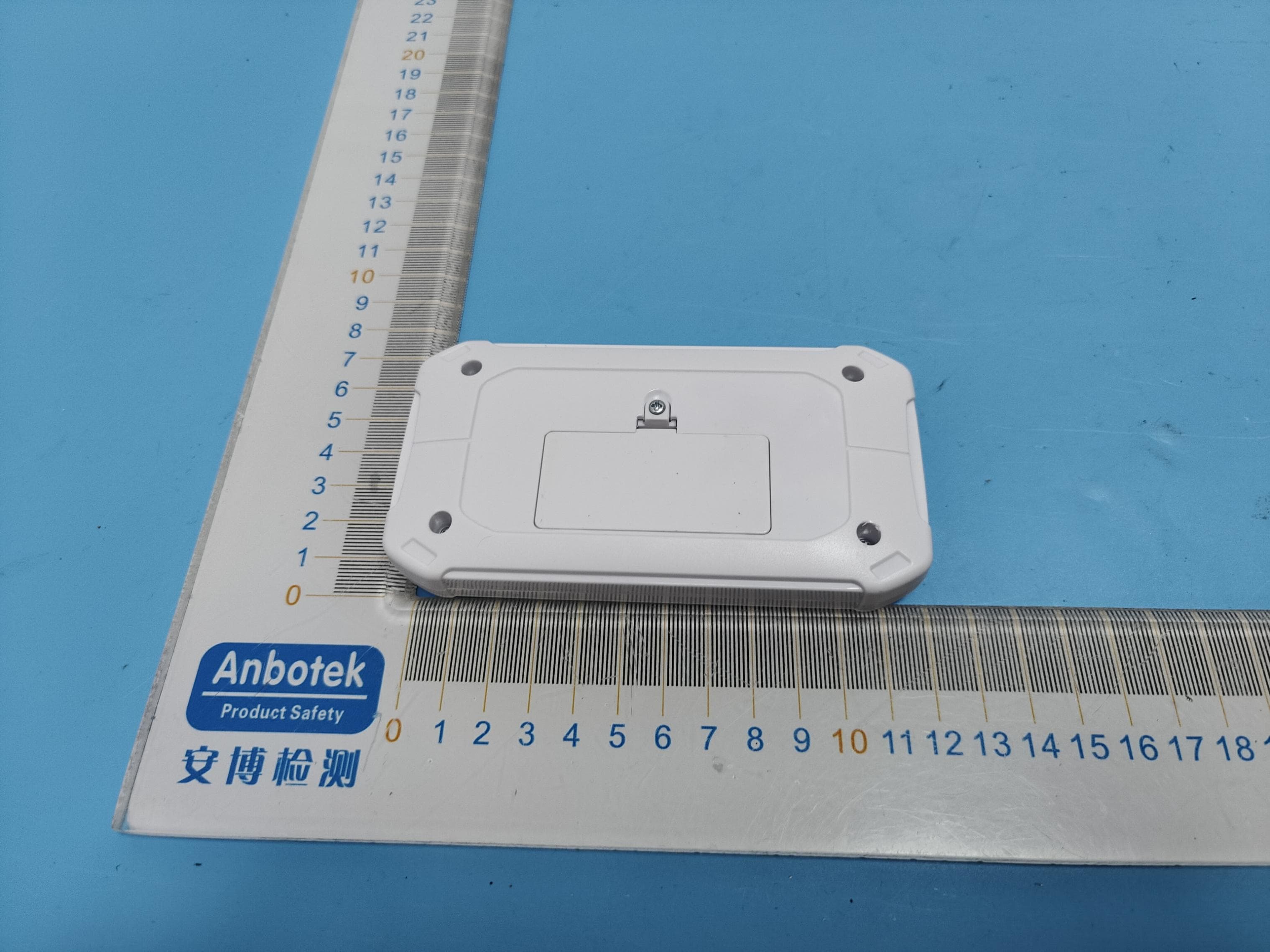 Childrens car remote control - FCC ID 2BC5F-HH-676Y - Henan Honghui Electronic Technology Co., Ltd