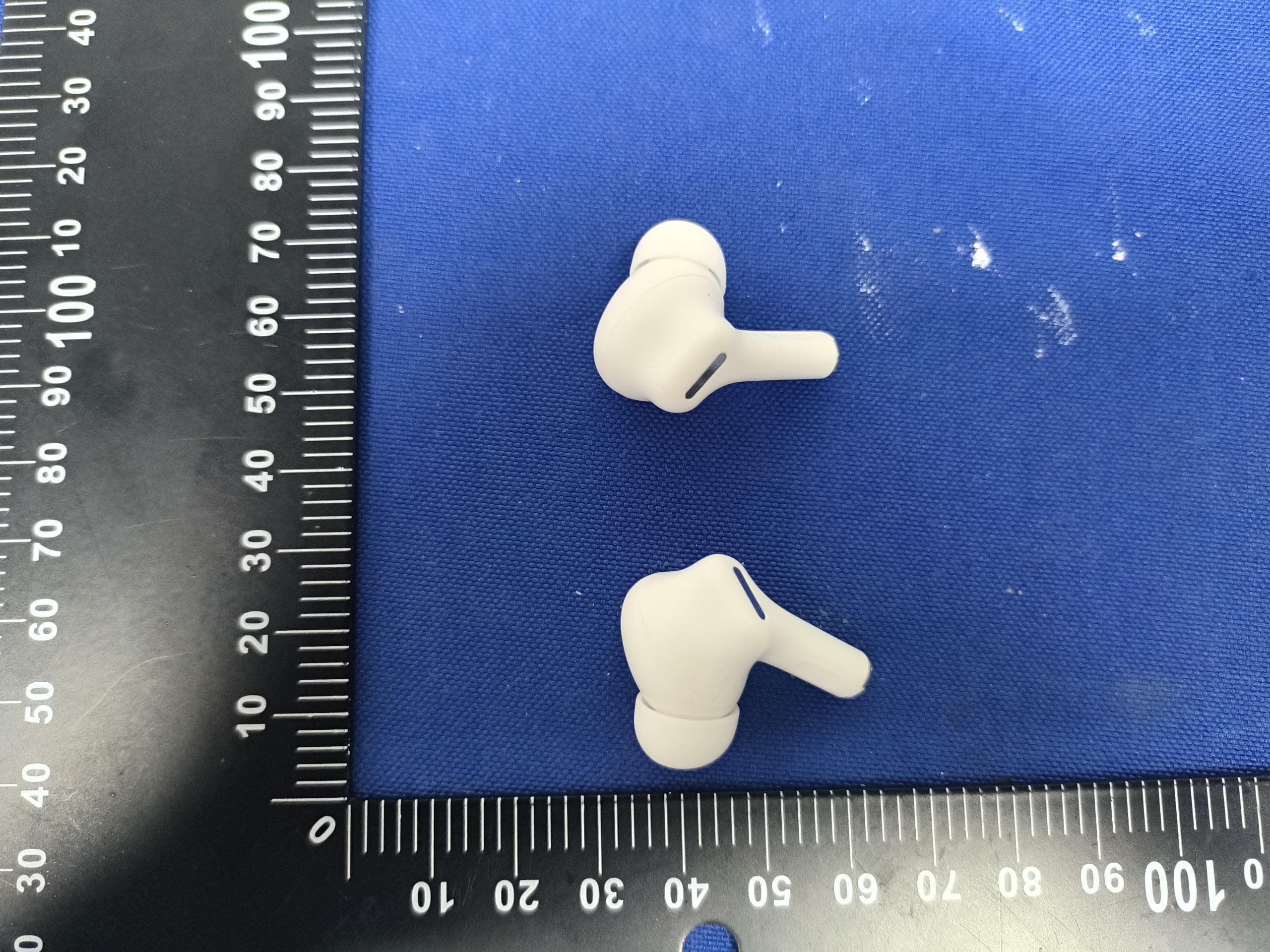 Bluetooth headset - FCC ID 2BC7V-R510 - Dongguan Eryun Electronics Co., Ltd (2)