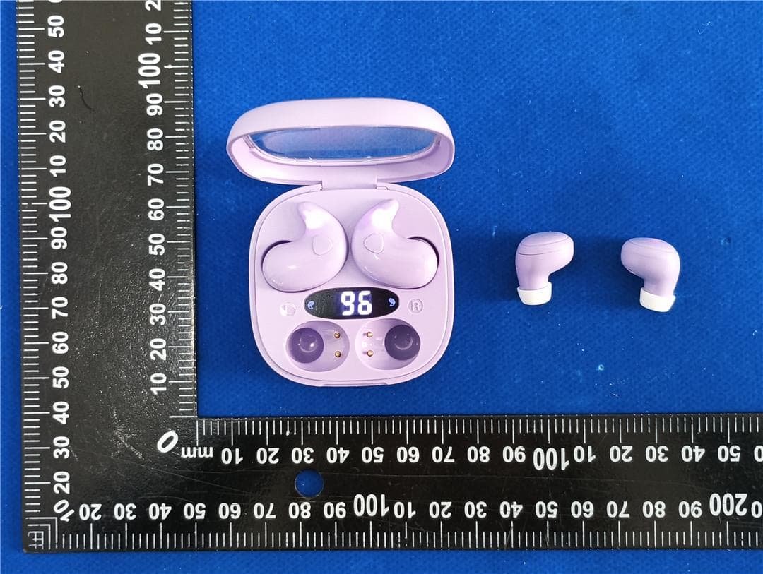 True Wireless Earphones - FCC ID 2BC8W-M126-2 - Dongguan Ruige Electronics Co., LTD (3)